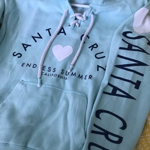 Tops - Santa Cruz Hoodie ✨